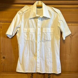 Vintage Men’s White Cotton Short Sleeve Button Front Shirt Safari Shoulder Tabs